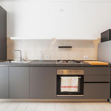 Roomy Apartment Close To Subway M5! Milão Exterior foto