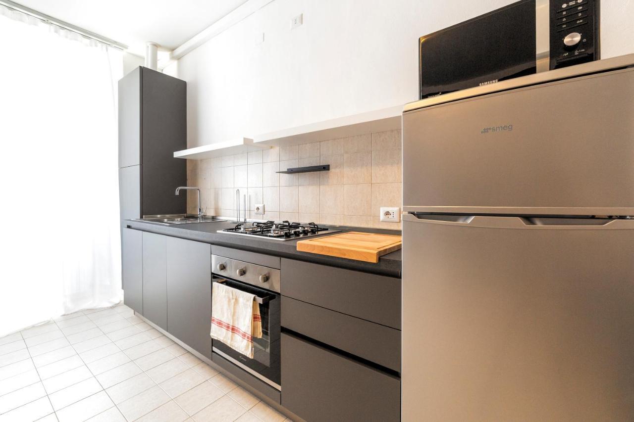 Roomy Apartment Close To Subway M5! Milão Exterior foto