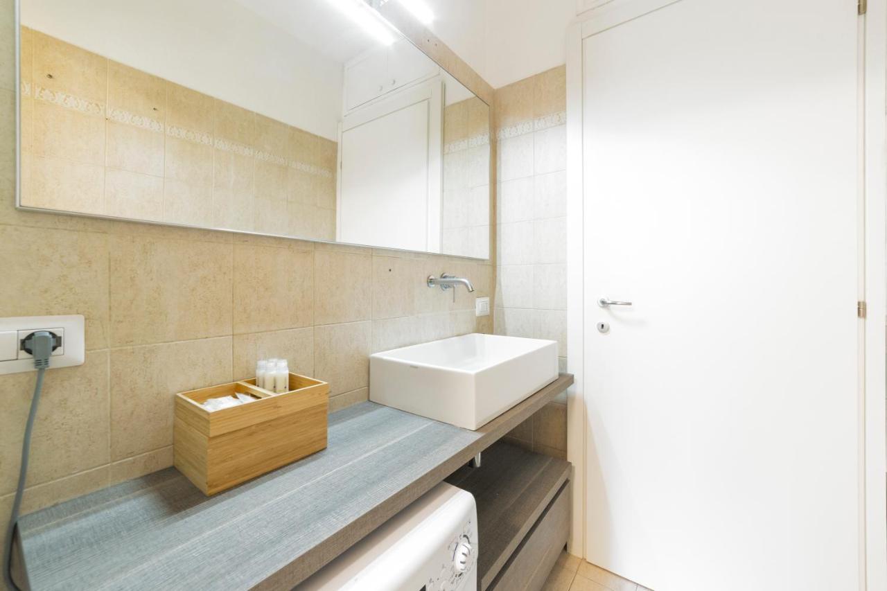 Roomy Apartment Close To Subway M5! Milão Exterior foto